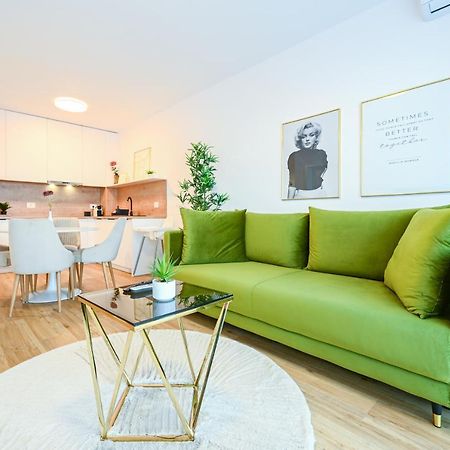 Ferienwohnung Km Flats Oradea Exterior foto