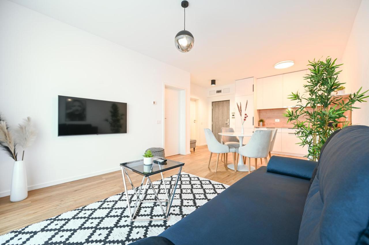 Ferienwohnung Km Flats Oradea Exterior foto