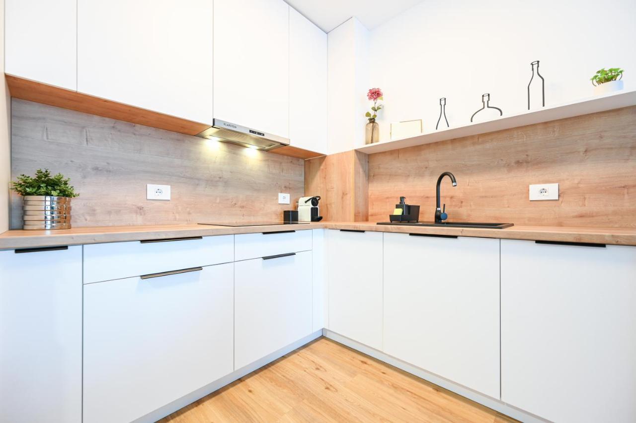 Ferienwohnung Km Flats Oradea Exterior foto