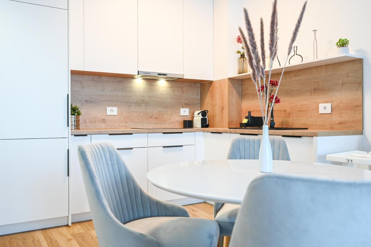 Ferienwohnung Km Flats Oradea Exterior foto