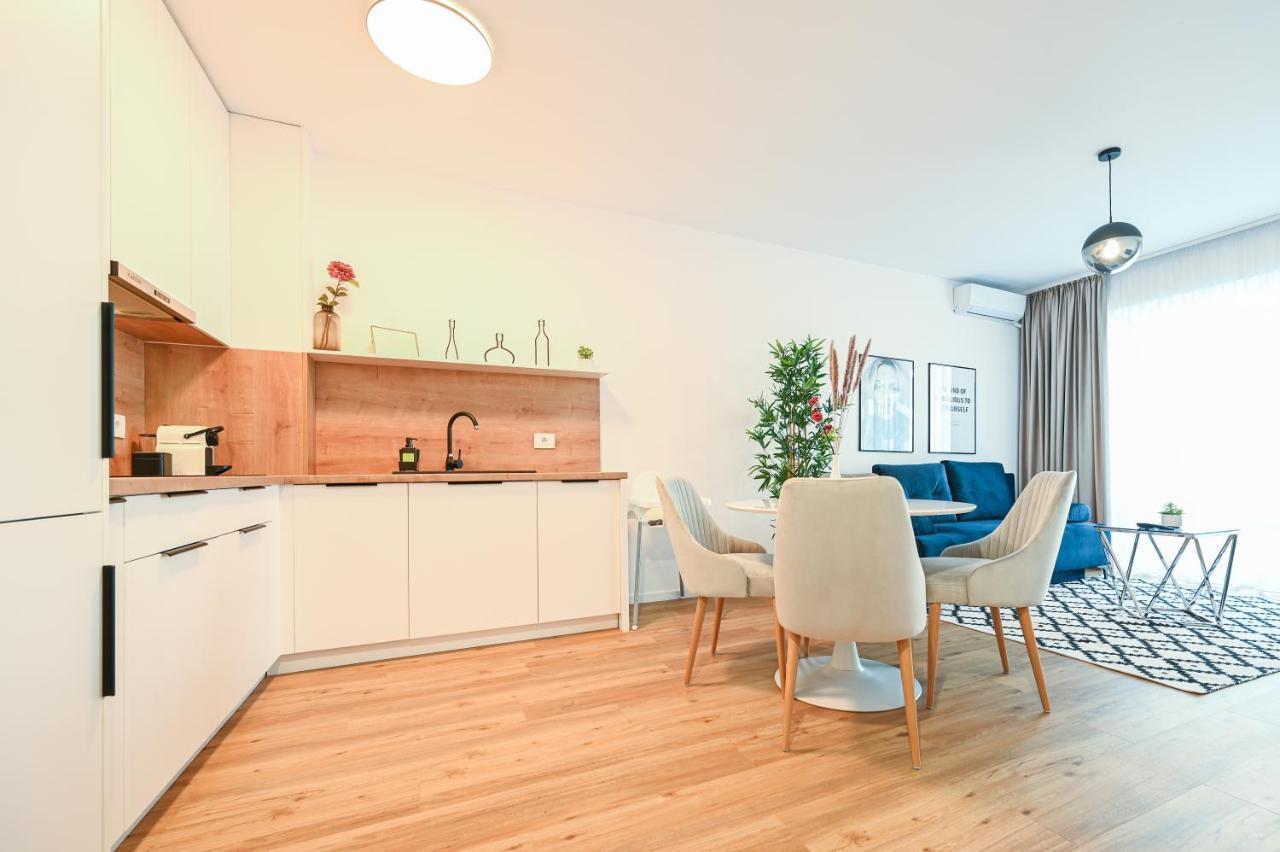 Ferienwohnung Km Flats Oradea Exterior foto